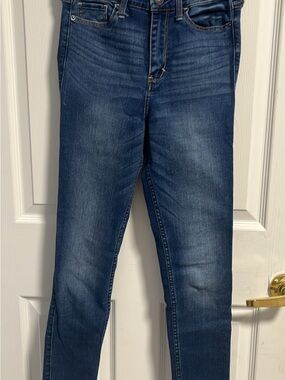 Abercrombie & Fitch Women's Dark Blue Skinny Jeans
